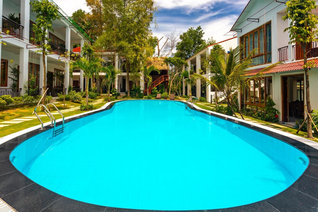 Caesar Phu Quoc Hotel & Resort Exterior photo